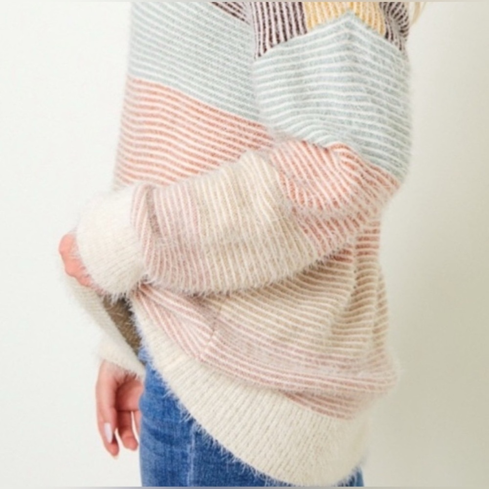 On Blue Multi Color Sweater - Picture 5 of 5